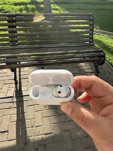 арзан наушник: Нашел наушники. Верну владельцу. Если скажетет где потеряли — 1