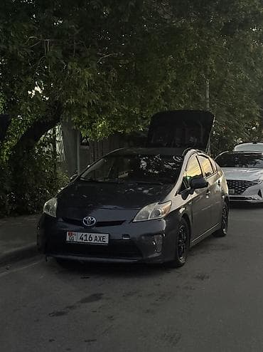 Продажа авто: Toyota Prius: 2012 г., 1.8 л, Вариатор, Гибрид, Хэтчбэк — 4