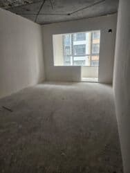 срочно продаётся 1 комнатная квартира в районе ошского рынка по улице молодая гвардия токтогула: 1 комната, 51 м², 108 серия, 6 этаж, ПСО (под самоотделку) — 10