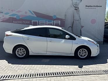 prius: Toyota Prius: 2017 г., 1.8 л, Вариатор, Гибрид, Лифтбек — 2