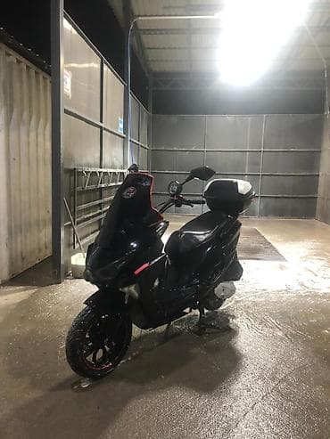 электроный мопед: Макси-скутер 150 куб. см, Бензин, Б/у — 9