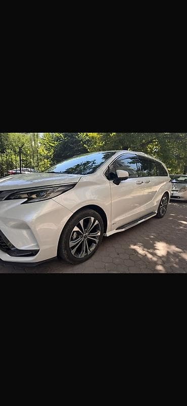Toyota Granvia: 2024 г., 2 л, Автомат, Гибрид, Минивэн — 1