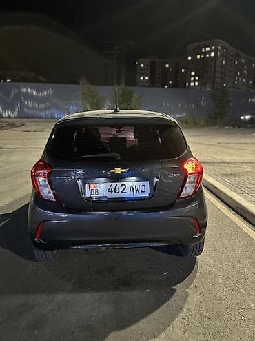 Транспорт: Chevrolet Spark: 2017 г., 1 л, Автомат, Бензин, Хэтчбэк — 4
