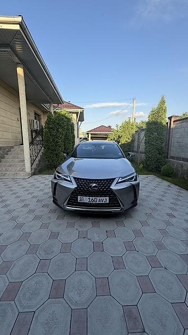 Lexus UX: 2018 г., 2 л, Вариатор, Гибрид, Кроссовер