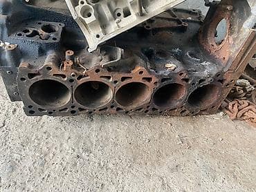 Детали дизельного двигателя (разбор) В наличии комплект отдельных