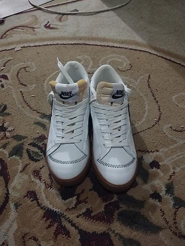 крассовки найк: Кроссовки Nike - Низкопрофильная модель в классическом стиле. - Верх — 4
