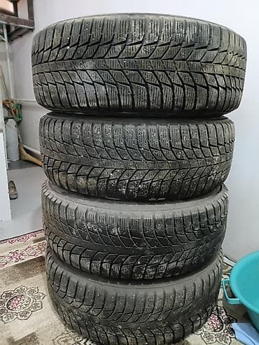 Комплект зимних автомобильных колес на дисках. Характеристики: - — 3