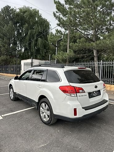 бюджетные авто: Subaru Outback: 2010 г., 2.5 л, Вариатор, Бензин, Универсал — 4