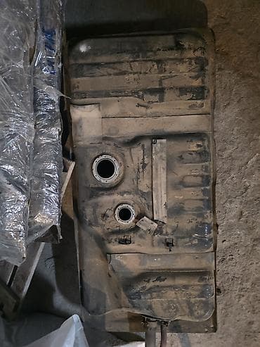 танк машина: Топливный бак Toyota 2005 г., Б/у, Оригинал, Япония — 4