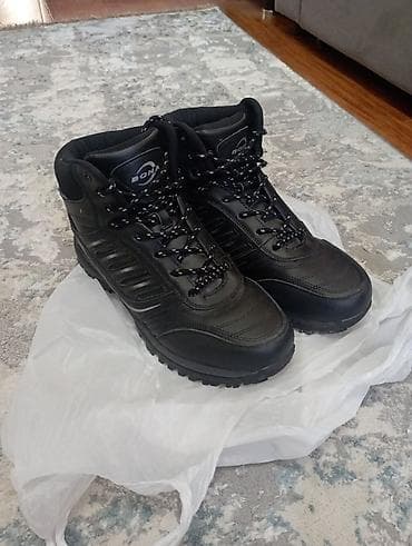 маасы галош: Мужские кроссовки, 46, Bona, Б/у, цвет - Черный, Самовывоз — 1