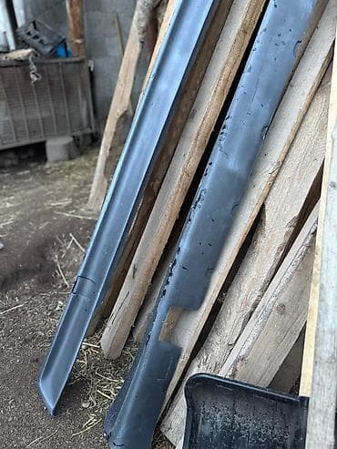 w124: Наружные накладки порогов Mercedes-Benz — 1