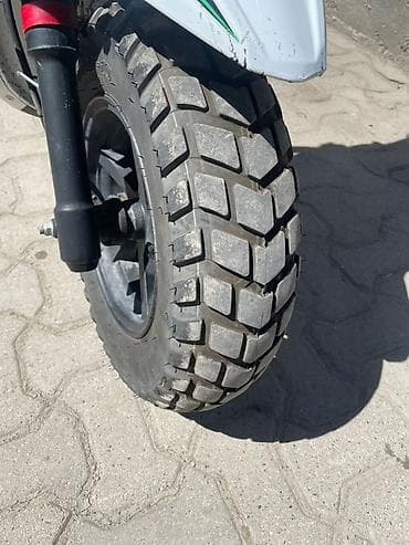 макси скутер yamaha: Скутер с обвесом для бездорожья и багажными решениями - Двигатель — 5