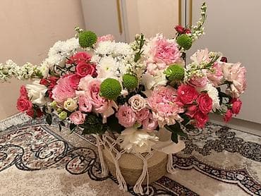 LED гирляндалар: Авторская цветочная композиция в плетёной корзине - Пышная композиция — 1