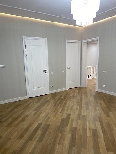 Продаю таунхаус 3 уровней новый ремонт 250м2 частично с мебелью жил