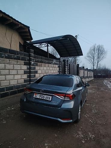 ra 6: Toyota Corolla: 2021 г., 1.8 л, Вариатор, Гибрид, Седан — 4