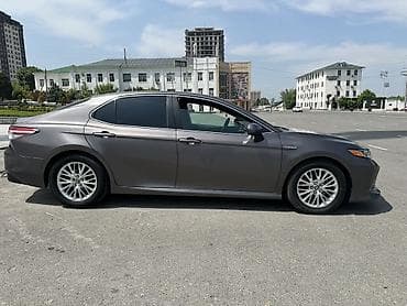 приус 2013: Toyota Camry: 2018 г., 2.5 л, Вариатор, Гибрид, Седан — 5
