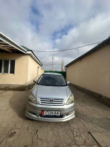 продаю в связи с переездом: Toyota Ipsum: 2002 г., 2.4 л, Автомат, Газ, Минивэн — 1