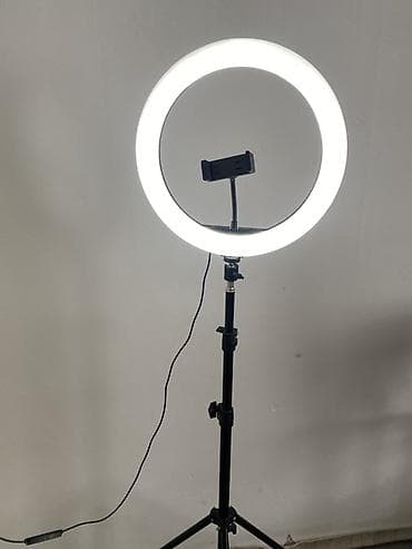 Кольцевая LED‑лампа на штативе с держателем для смартфона. - Диаметр