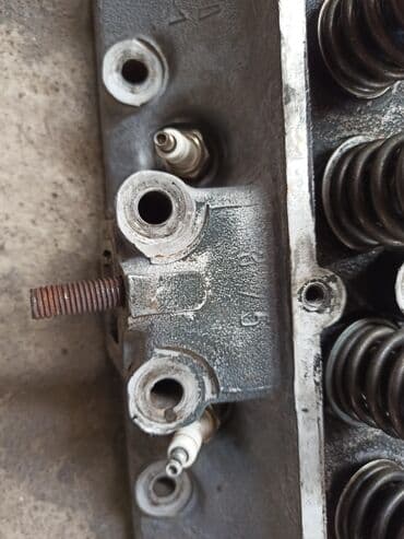 ремонт радиаторов охлаждения автомобилей: Головка блока цилиндров (ГБЦ) для рядного 4‑цилиндрового двигателя — 1