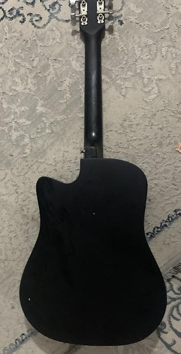 аренда музыкальных инструментов: Акустическая гитара типа дредноут с вырезом (cutaway), цвет — черный — 4