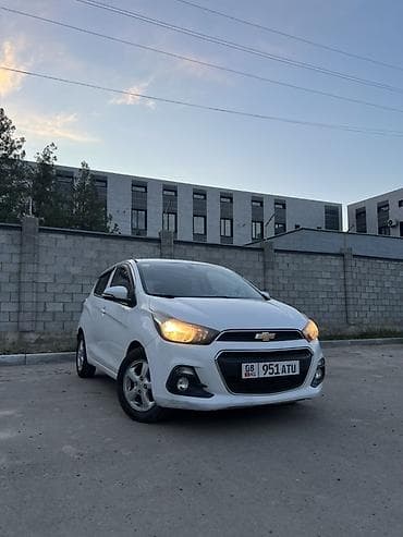 Chevrolet Spark: 2016 г., 1 л, Автомат, Бензин, Хэтчбэк
