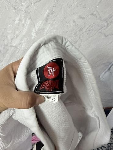 форма ufc: Комплект, цвет - Белый, Б/у — 1