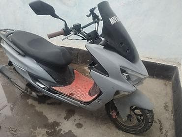 rx 590: Продаю скутер макси 150 кубов на ходу всё работает — 1