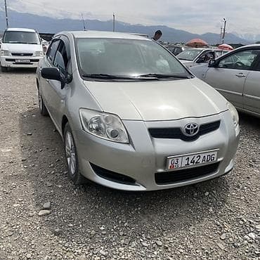 Toyota Auris: 2008 г., 1.6 л, Механика, Газ, Хэтчбэк