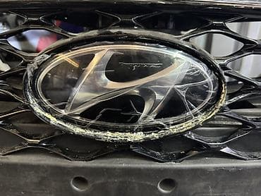 Компрессоры для авто: Решетка радиатора Hyundai Оригинал — 2