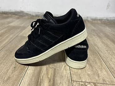 Кроссовки adidas, низкий силуэт в классическом чёрном цвете. - Верх