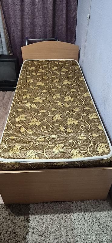 Офисная мебель: Односпальная кровать, Б/у, С матрасом, длина - 194 см — 3