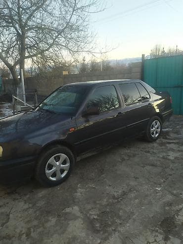 Volkswagen: Volkswagen Vento: 1993 г., 1.8 л, Механика, Бензин, Седан — 9