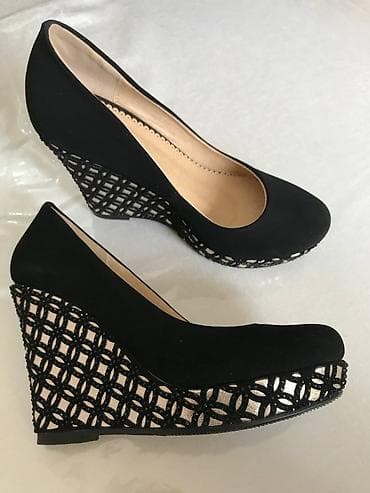 Туфли, очень красивие. Платформа серебристая, одевала 1 раз, размер