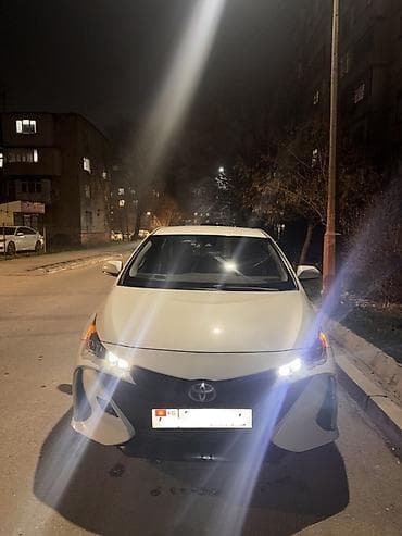 phev: Toyota Prius: 2019 г., 1.8 л, Робот, Гибрид, Лифтбек — 2