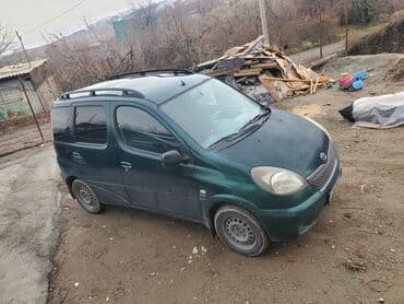 генераторы матиз: Toyota Yaris Verso: 2000 г., 1.3 л, Механика, Бензин — 1