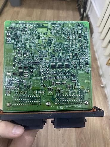 усилитель для гитары: Блок управления двигателем (ЭБУ/ECU) с двумя многоконтактными — 3