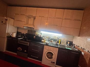 4 bedroom: Продаётся дом барачного типа, кухней и крытым двориком — - Кухня — 3