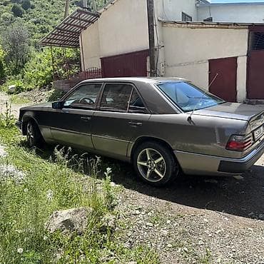 Продажа авто: Mercedes-Benz W124: 1993 г., 2.2 л, Автомат, Бензин, Седан — 6