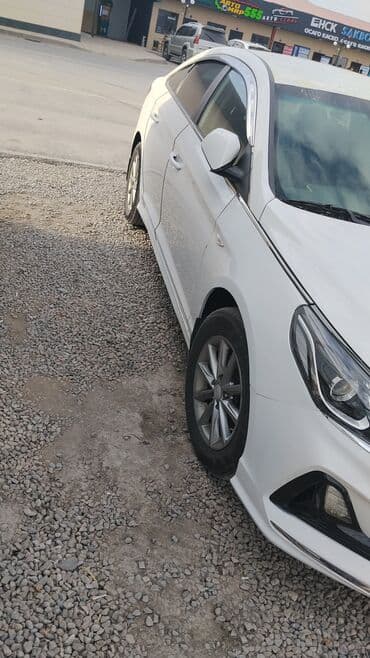 срочно продаю в связи с переездом: Белый седан (компакт‑класс) Основные особенности матор каробка жакшы — 3