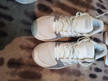 свадебные платья в бишкеке цены на прокат: Кроссовки Nike 1) Белые тренировочные кроссовки Nike: - Верх — 12