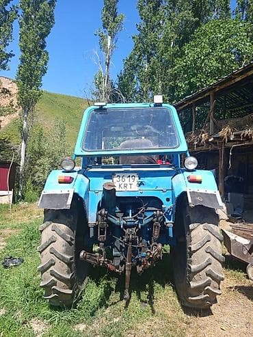 фура тиягач: Кошумча куну,мала,косилка,грабил,жаткаКолесный трактор (синего цвета) — 3