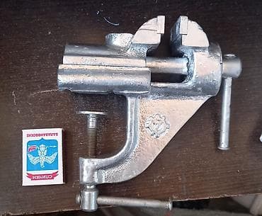зажим для опалубки: Слесарные мини тиски с креплением к столешнице (струбцина). Тиски для — 1