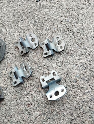 кузовные запчасти на дэу нексия в бишкеке: Петли дверей перед и накладки наружных зеркал Мерседес 210 рестайлинг — 1