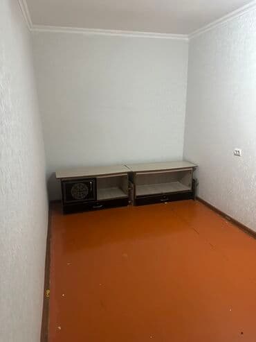 срочно продаю в связи с переездом: 2 комнаты, 42 м², Хрущевка, 2 этаж, Косметический ремонт — 4