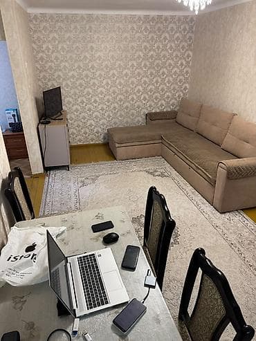 Комнаты: 50 м², С мебелью — 3