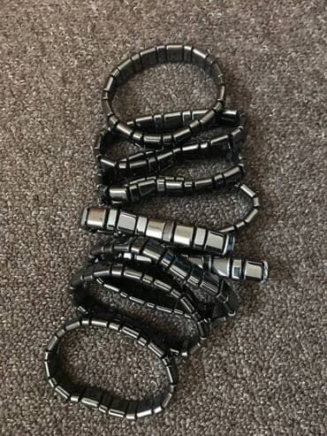 Свадебные платья и аксессуары: Браслет из глянцевых гематитовых бусин на эластичной нити — 2