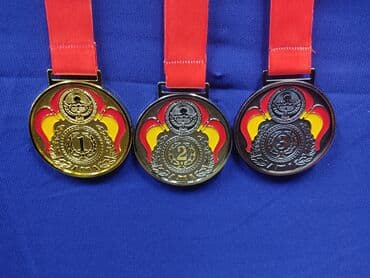 заказать футбольную форму со своей фамилией и номером: Медали для соревнований!!
Лучшее качество и дизайн! — 3