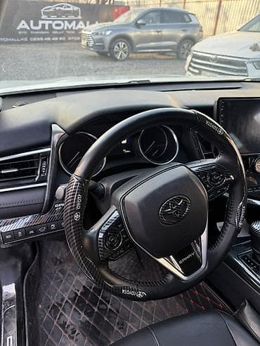 toyota vitiz: Toyota Camry: 2022 г., Седан — 5