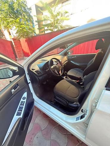 byd e5: Hyundai Accent: 2015 г., 1.5 л, Автомат, Бензин, Седан — 3