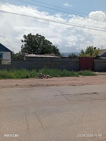 гараж кирпич: Продаётся жилой дом 15 сотка участком.в Центральная улица для бизнеса — 8